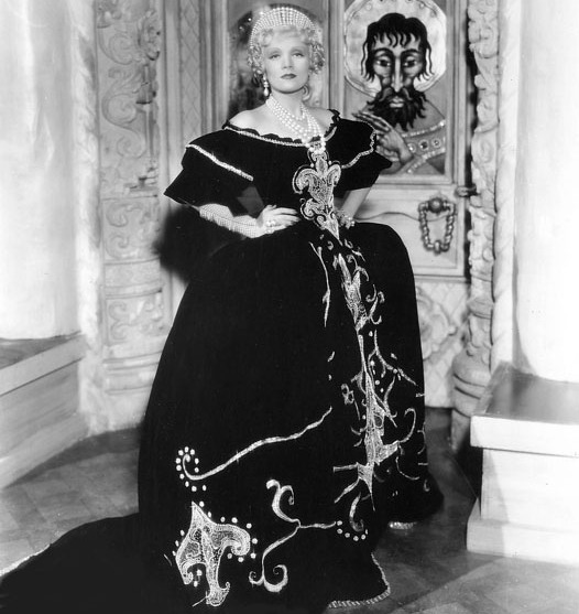 Marlene-Dietrich-Scarlet-Empress.jpg